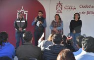 Entrega Julio César Chávez guarniciones y banquetas en Colonia Progresistas