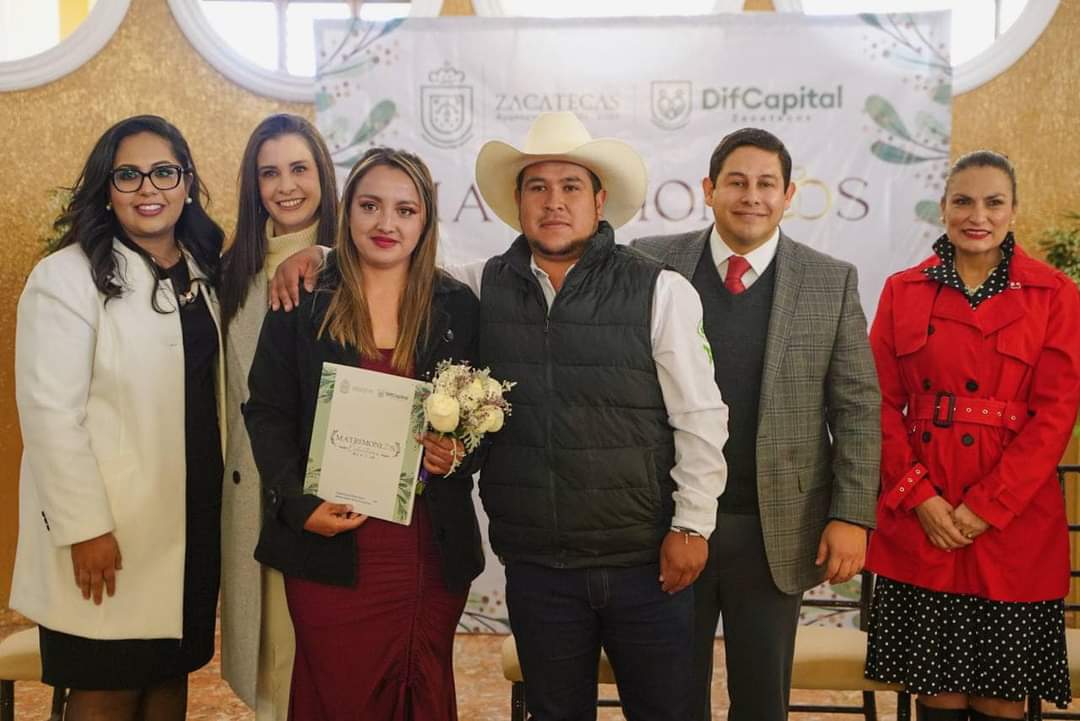REALIZAN MATRIMONIOS COLECTIVOS EN LA CAPITAL