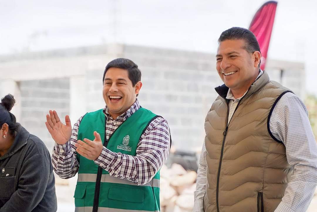 SUPERVISA JORGE MIRANDA OBRA DE PAVIMENTACIÓN EN LA COMUNIDAD DE MACHINES