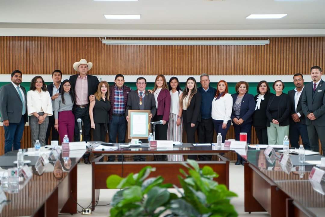 RECONOCE EL AYUNTAMIENTO AL CRONISTA DE ZACATECAS POR 20 AÑOS DE TRAYECTORIA