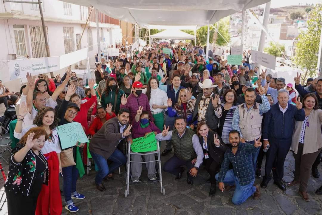 ACERCAN SERVICIOS A LA COLONIA FRANCISCO E. GARCÍA CON “MENOS ESCRITORIO, MÁS TERRITORIO”