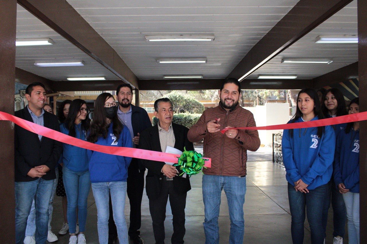REINAUGURAN MURALES REALIZADOS POR MATEO GALLEGOS EN LA SECUNDARIA 2