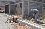 En Tacoaleche Supervisa Julio César Chávez construcción de guarniciones y banquetas en Tacoaleche