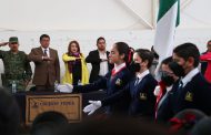 REALIZAN HONORES AL LÁBARO PATRIO EN EL COLEGIO FEDER