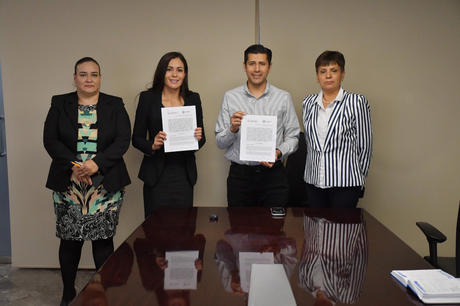 Con firma de convenio  Fortalece Julio César Chávez acciones en materia de Derechos Humanos a favor de los guadalupenses