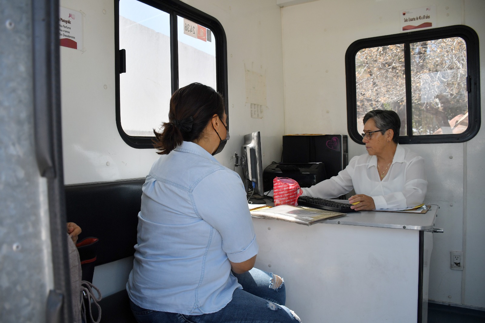 Acerca Julio César Chávez jornadas de mastografías a mujeres guadalupenses
