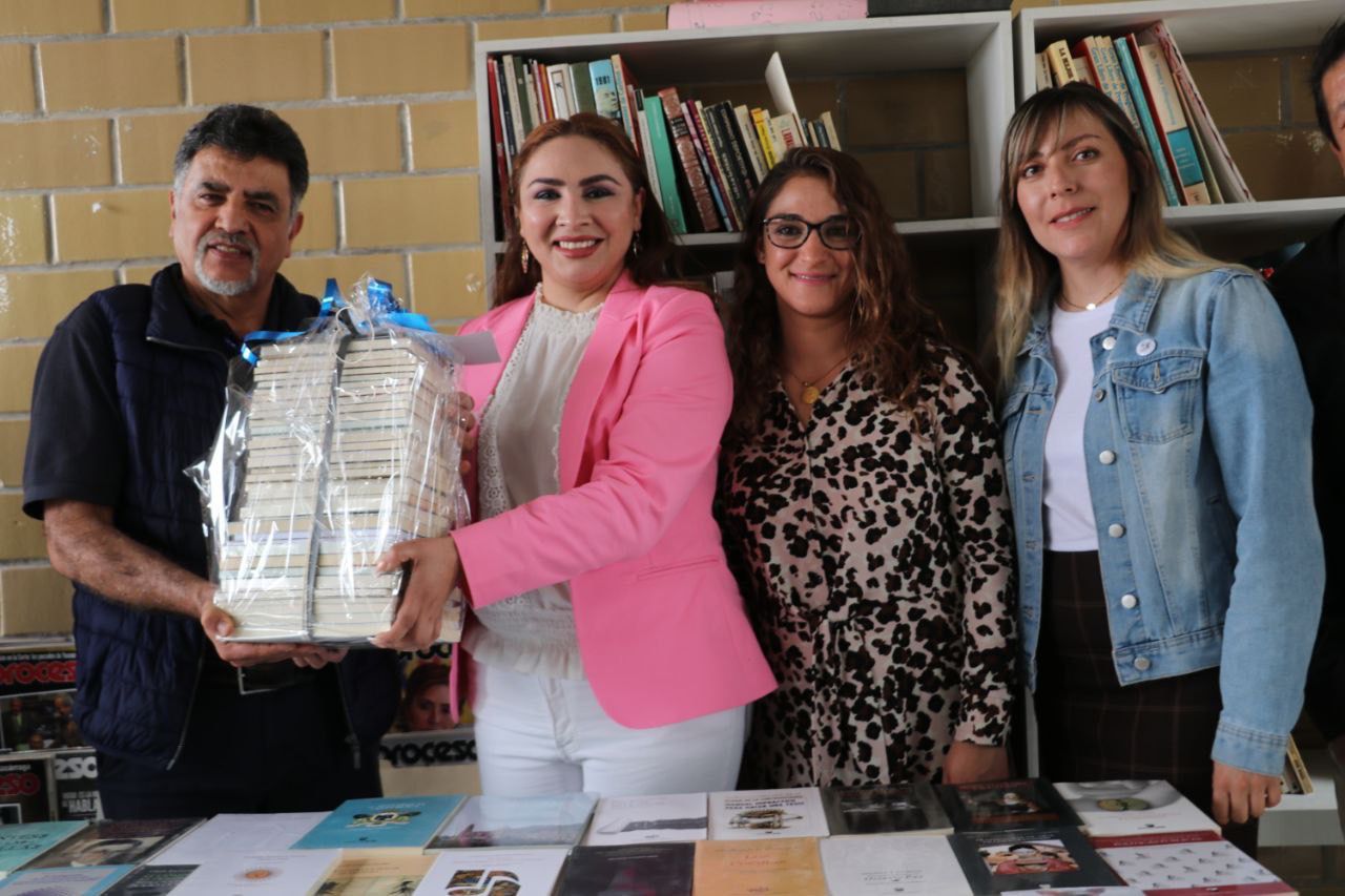 LLEGAN A BIBLIOTECAS DE FRESNILLO MÁS DE 700 LIBROS NUEVOS
