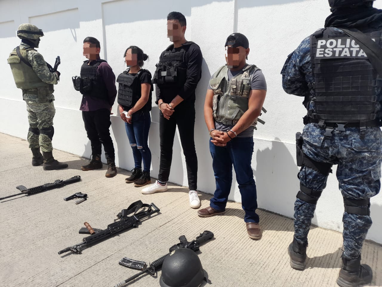 Aprehenden fuerzas de seguridad a cuatro sujetos y les aseguraron armas y equipo táctico en Morelos, Zacatecas