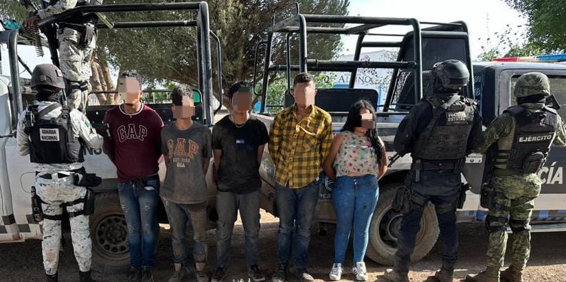 Detienen fuerzas de seguridad a cinco probables integrantes de una célula delictiva; estaban fuertemente armados