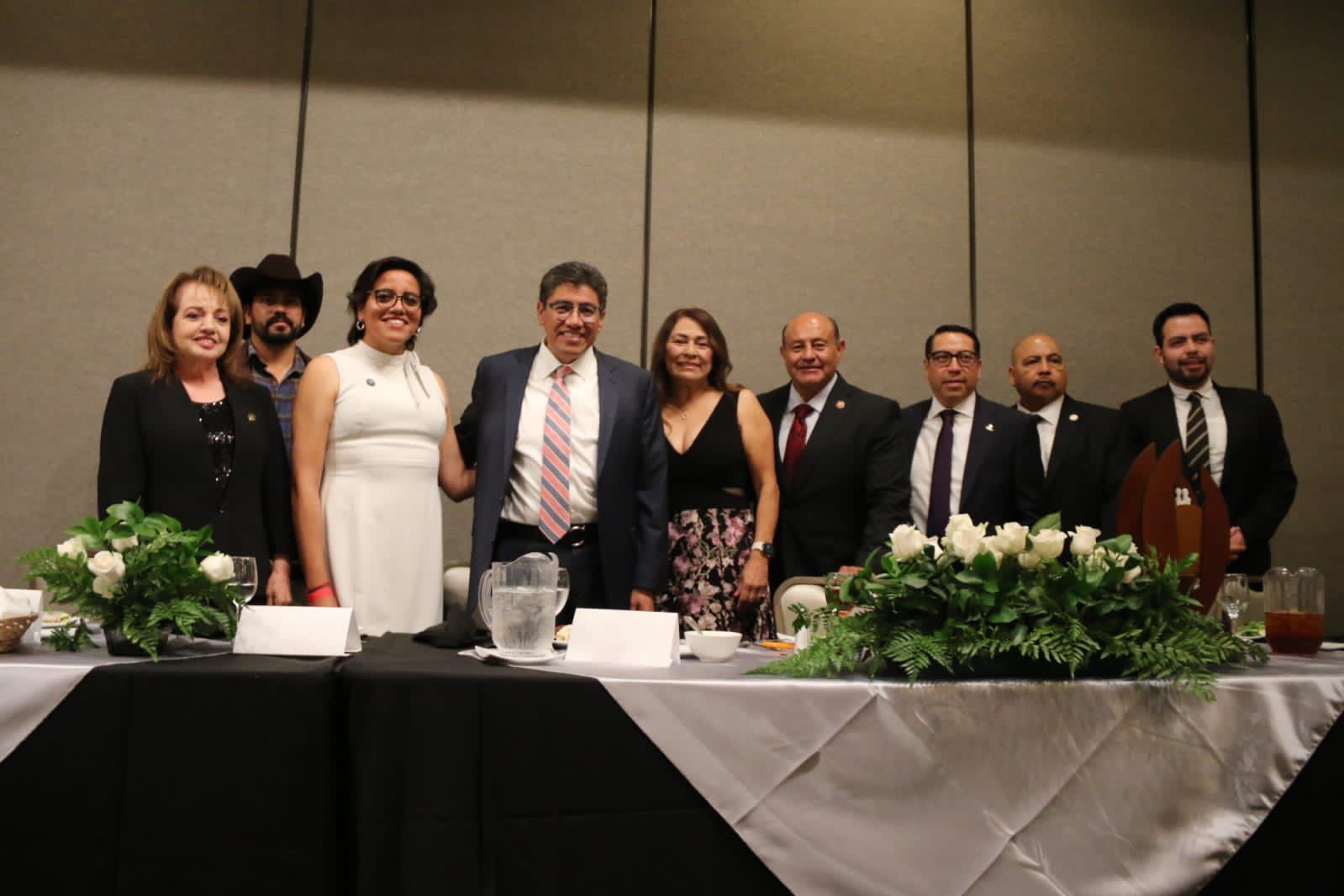 CELEBRAN EN LOS ÁNGELES A MIGRANTES FRESNILLENSES
