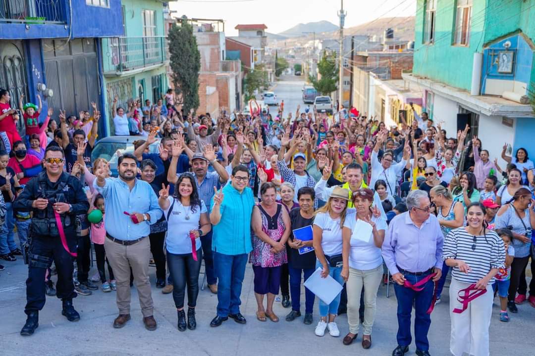 ENTREGA JORGE MIRANDA OBRAS DE PAVIMENTACIÓN EN LA COLONIA MIGUEL HIDALGO