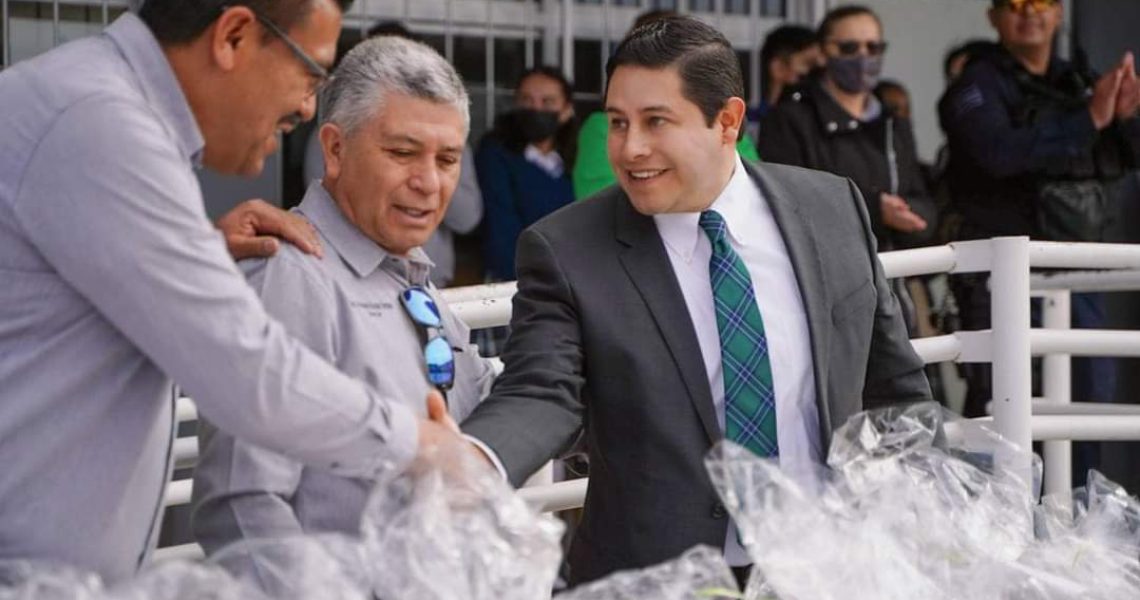 REALIZAN HONORES AL LÁBARO PATRIO EN LA ESCUELA SECUNDARIA TÉCNICA NO.76 “CARLOS FUENTES”