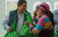 BRINDAN ATENCIÓN A VECINOS DE LA COLONIA FRENTE POPULAR A TRAVÉS DE “MENOS ESCRITORIO, MÁS TERRITORIO”