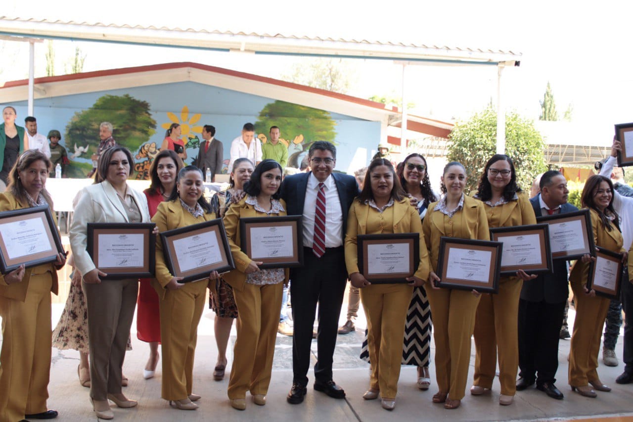 RINDEN HONORES AL LÁBARO PATRIO EN PREESCOLAR FEDERICO CHOPIN
