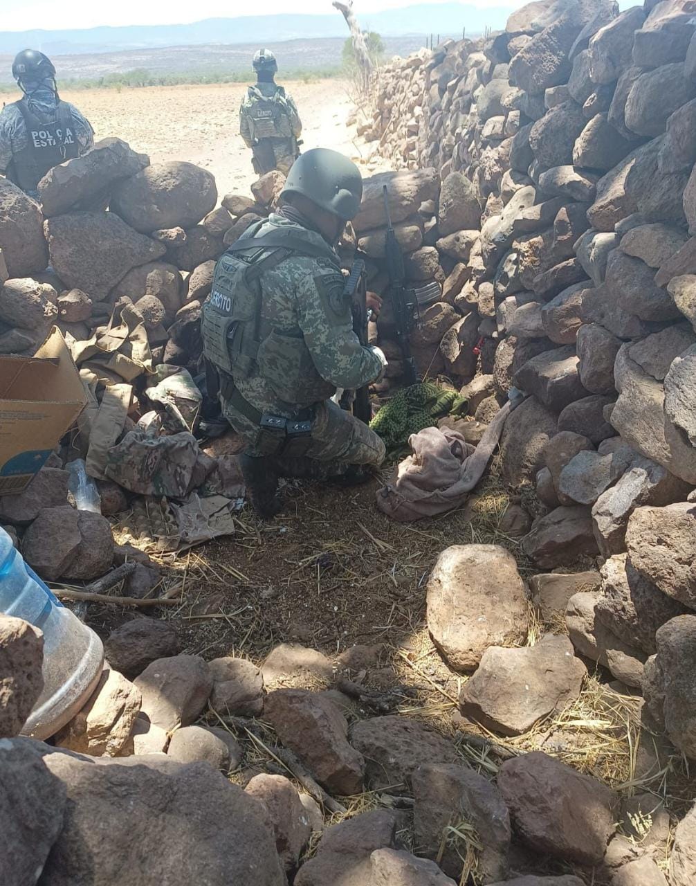 Fuerzas de Seguridad de Zacatecas desmantelan en Tepetongo campamento y parapeto utilizados por un grupo delincuencial