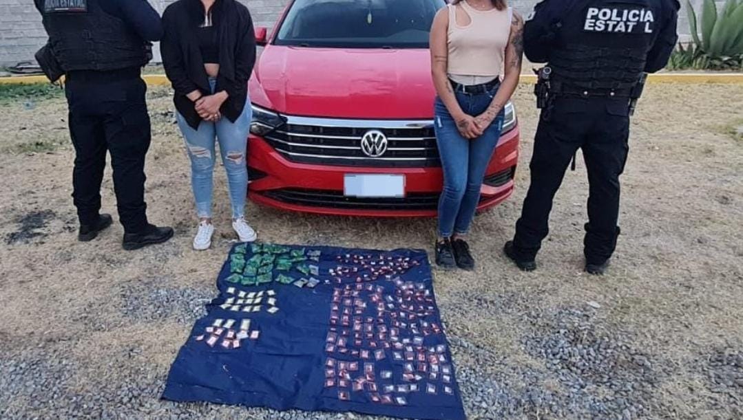 DOS MUJERES NARCOMENUDISTAS
