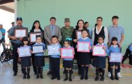 REALIZAN ÚLTIMOS HONORES A LA BANDERA DEL CICLO ESCOLAR