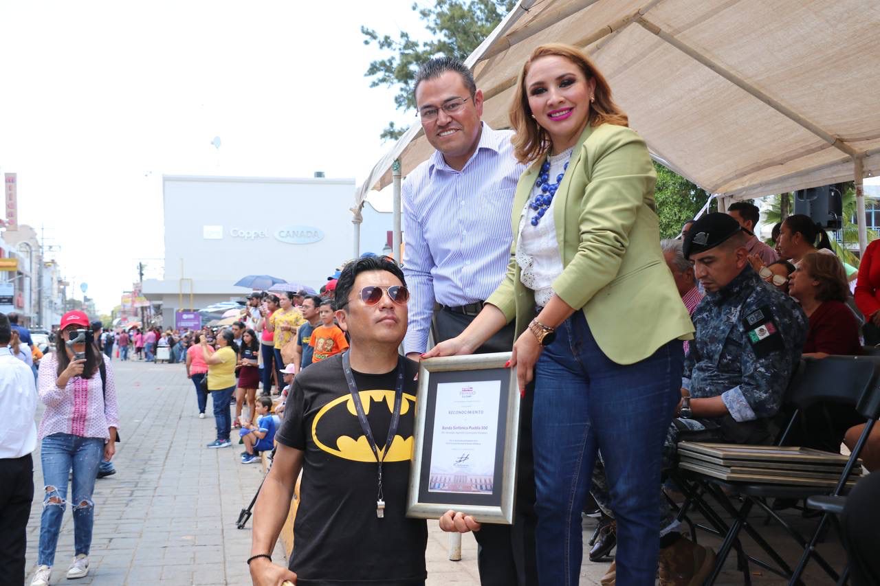 DISFRUTAN FRESNILLENSES DESFILEDE FESTIVAL NACIONAL DE BANDAS SINFÓNICAS