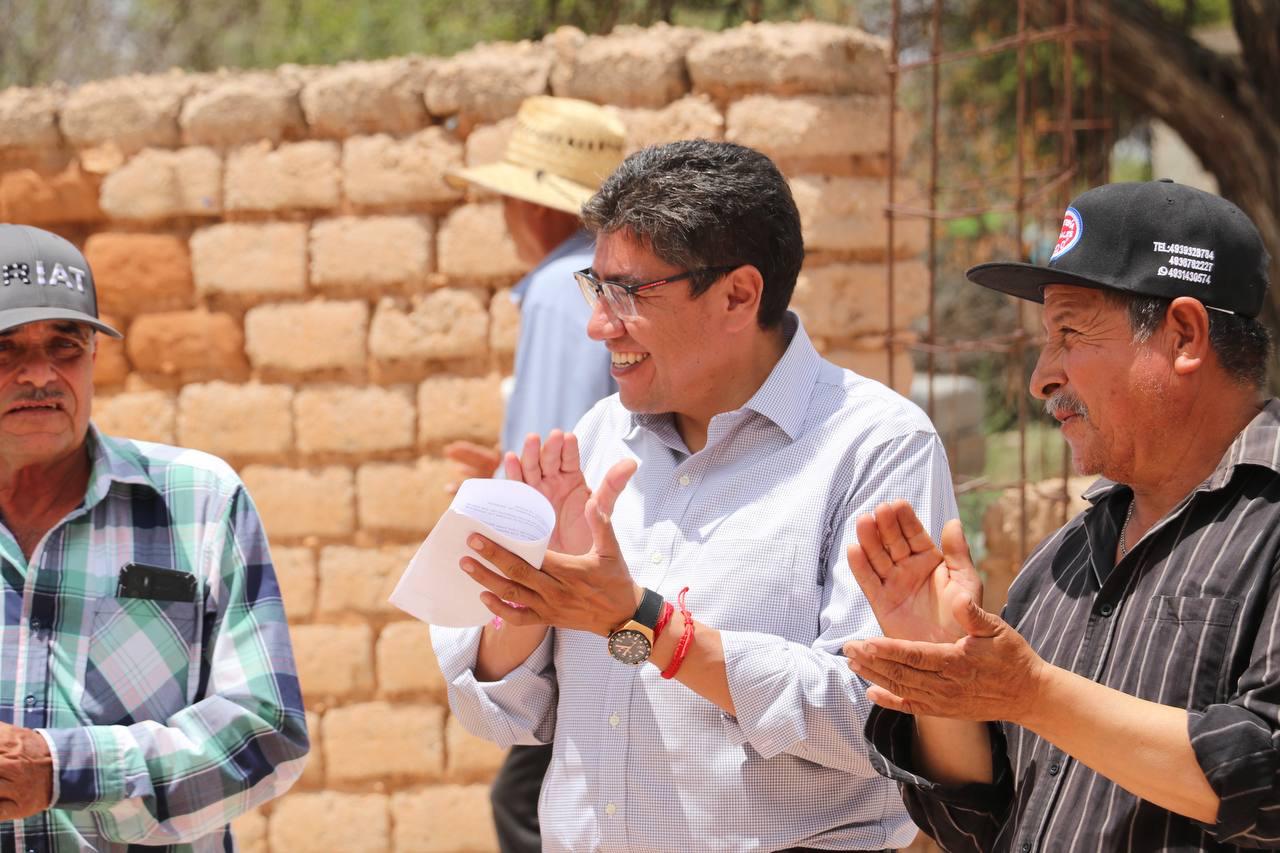 INICIA GOBIERNO DE SAÚL MONREALOBRAS DE PAVIMENTACIÓN
