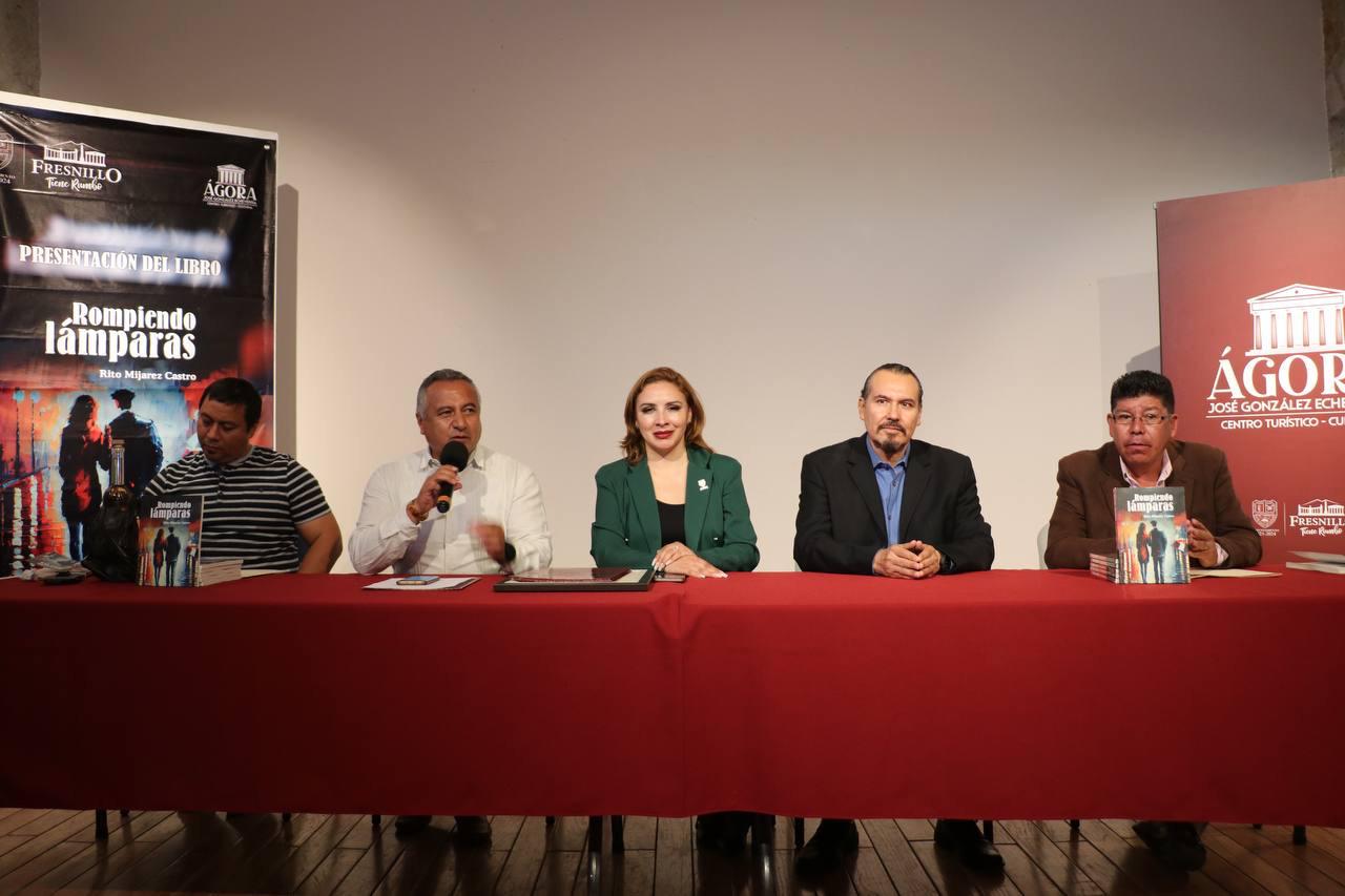 PRESENTAN EN FRESNILLO ELLIBRO “ROMPIENDO LÁMPARAS”