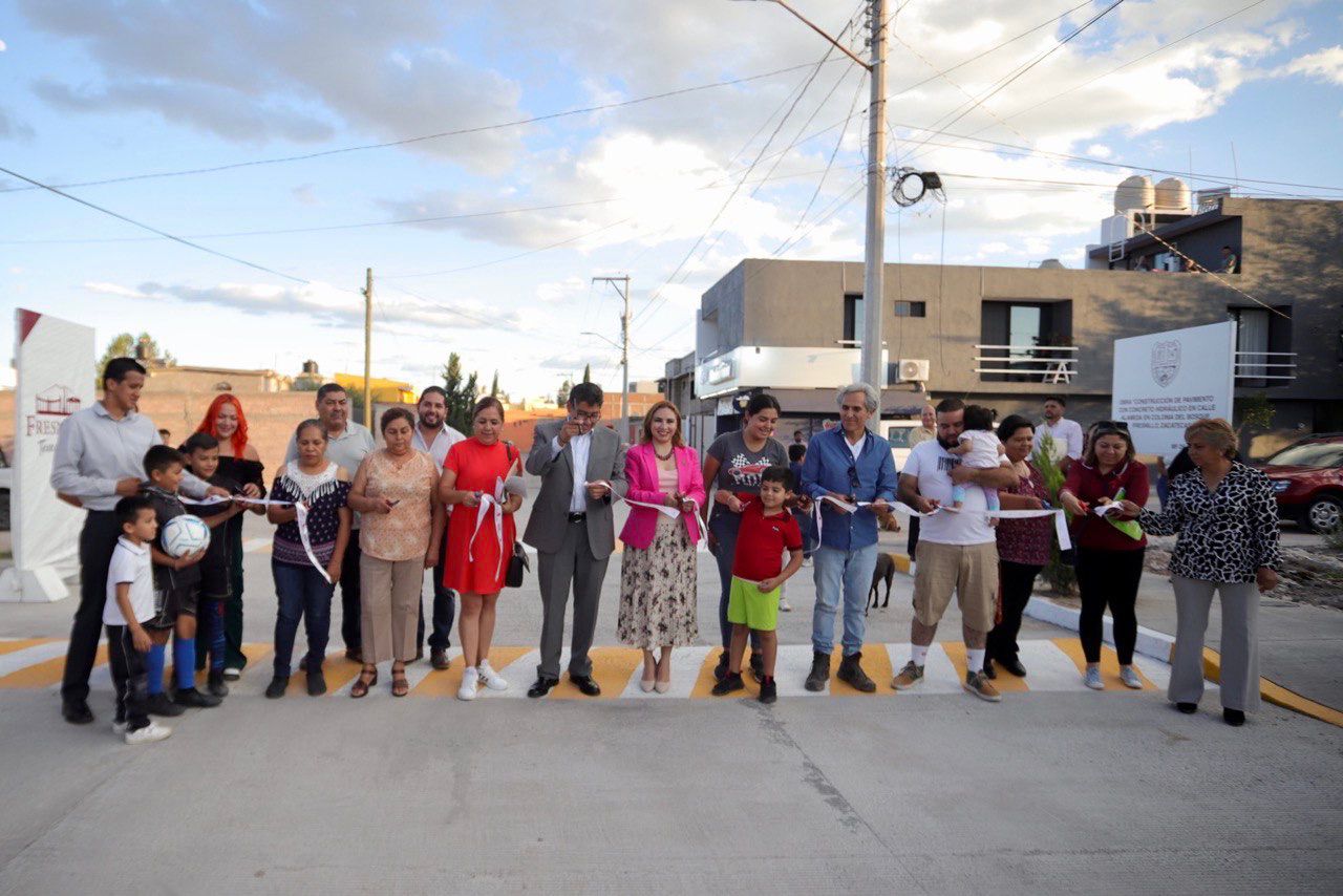 ESTRENAN CALLE EN LACOLONIA DEL BOSQUE