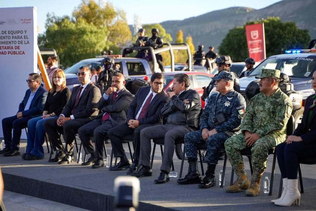 FORTALECEN A LAS CORPORACIONES DE SEGURIDAD PÚBLICA CON ENTREGA DE EQUIPO