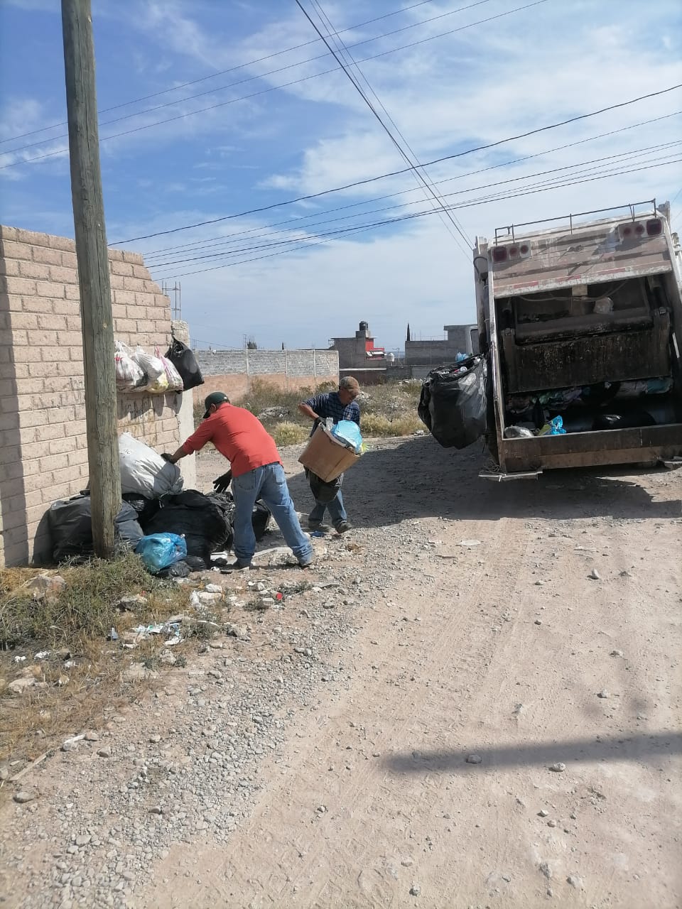 AL CIEN POR CIENTO, SERVICIO DE RECOLECCIÓN DE BASURA