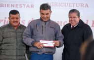 En apoyo a campesinos de la zona frijolera, entrega Gobernador David Monreal apoyos de Producción para el Bienestar en Juan Aldama 