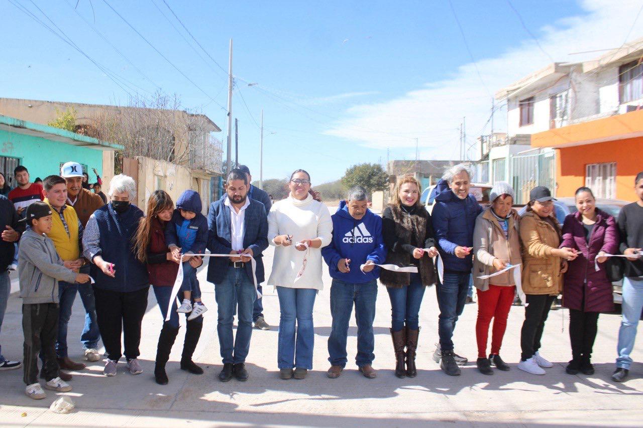 ENTREGA RITA QUIÑONES OBRAS EN COLONIAS Y COMUNIDADES