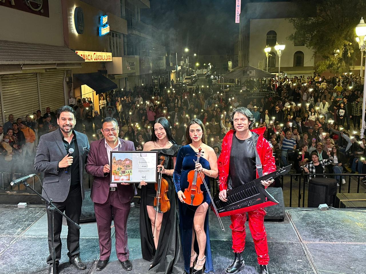 ARCANO ENCANTA A LOS FRESNILLENSES CON SU MÚSICA