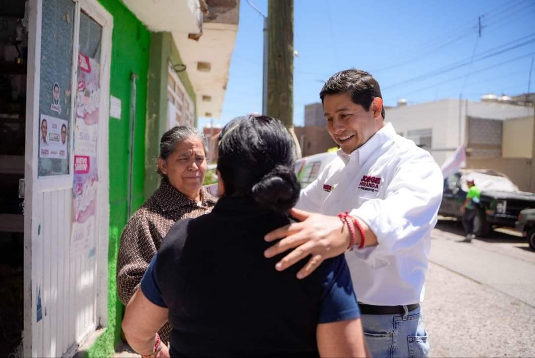 VISITA JORGE MIRANDA LOS HOGARES DE LA COLONIA FELIPE ÁNGELES