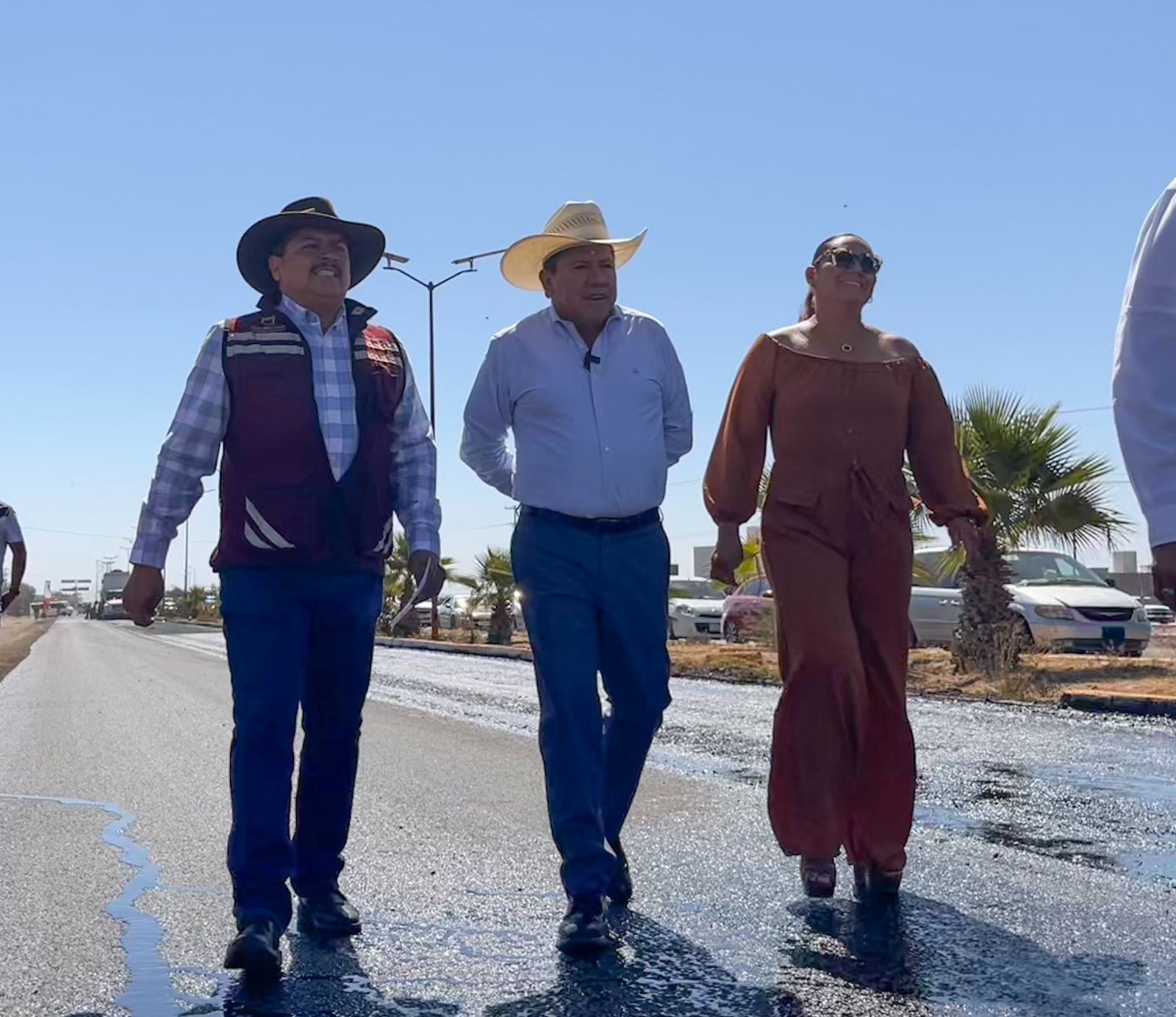 CONSTRUYEN CARRETERA A LA ESTACIÓN SAN JOSÉ
