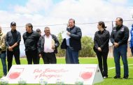 Inaugura Gobernador David Monreal junto con directivos de Pachuca, Cruz Azul, Chivas y Mineros cancha de pasto sintético en Pánuco