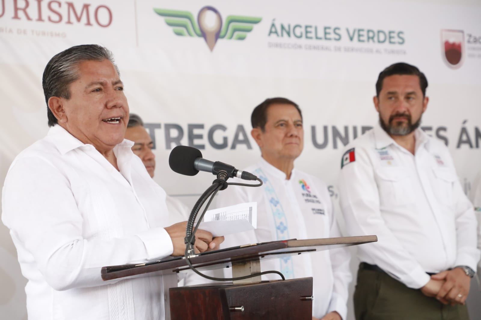 Dignifican Gobernador David Monreal y Miguel Torruco labor de los Ángeles Verdes con la entrega de patrullas nuevas