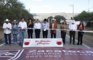Gobernador David Monreal entrega nuevas calles a la pobladores de La Quemada, en Villanueva