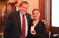 Designa Gobernador David Monreal como Embajadora de la Paz por Zacatecas a la atleta olímpica Ilse Guerrero