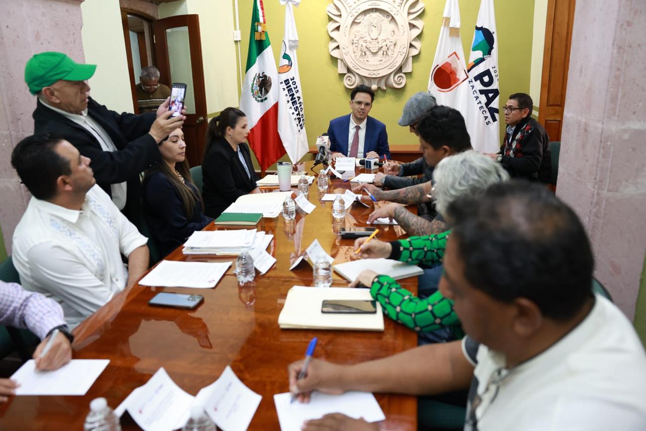 Gobierno de Zacatecas propone solución a becas