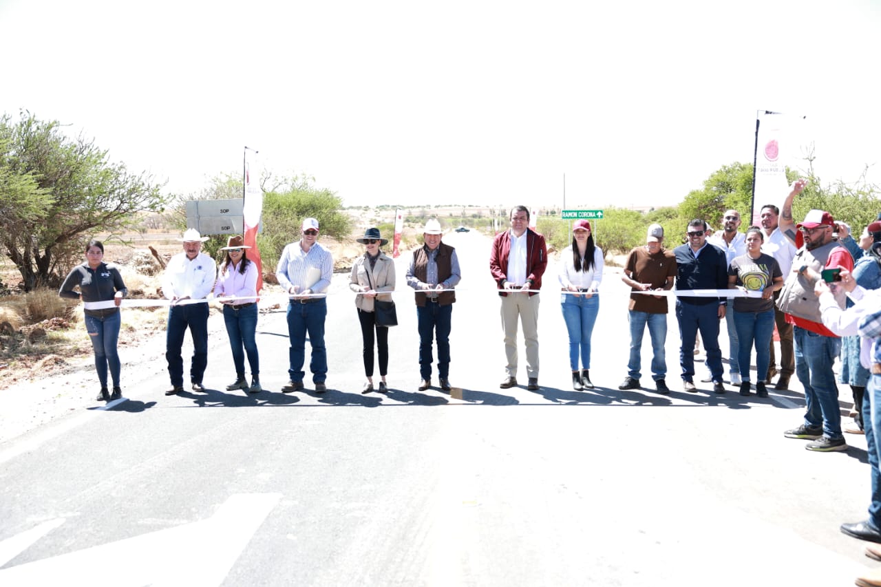 Entrega Gobernador David Monreal obras para el bienestar en Miguel Auza con inversión de casi 11 mdp