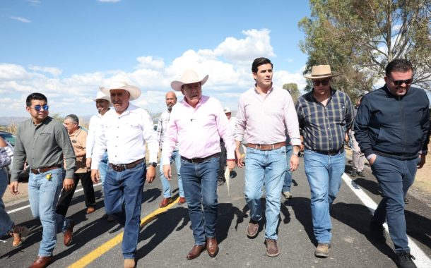 Cumple Gobernador David Monreal con el rescate carretero; rehabilita 7 kilómetros de superficie en El Jagüey, Villanueva