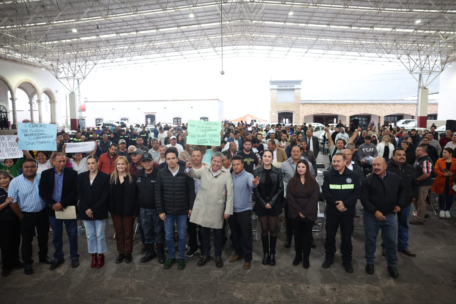 En un acto de justicia, otorga Gobernador David Monreal apoyos para adquisición de vehículos a nuevos concesionarios de taxis