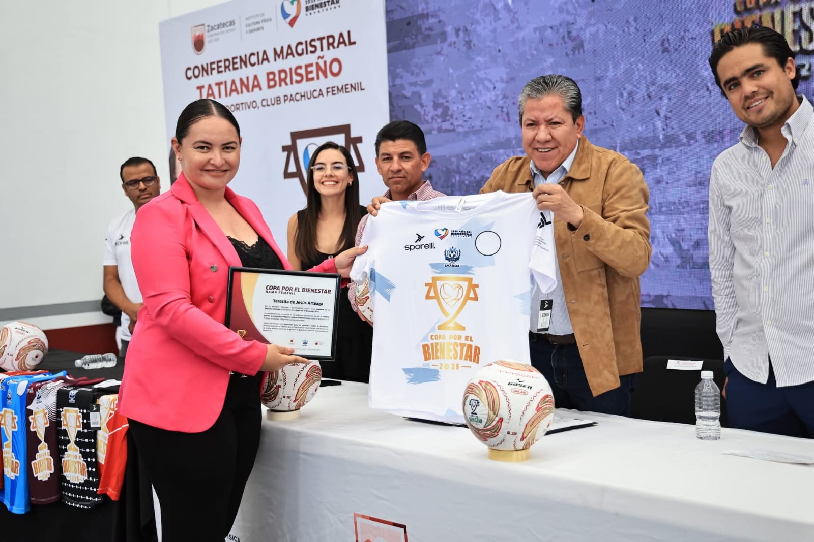 Anuncia Gobernador David Monreal que Zacatecas será sede de juego eliminatorio de la Selección Mexicana Femenil