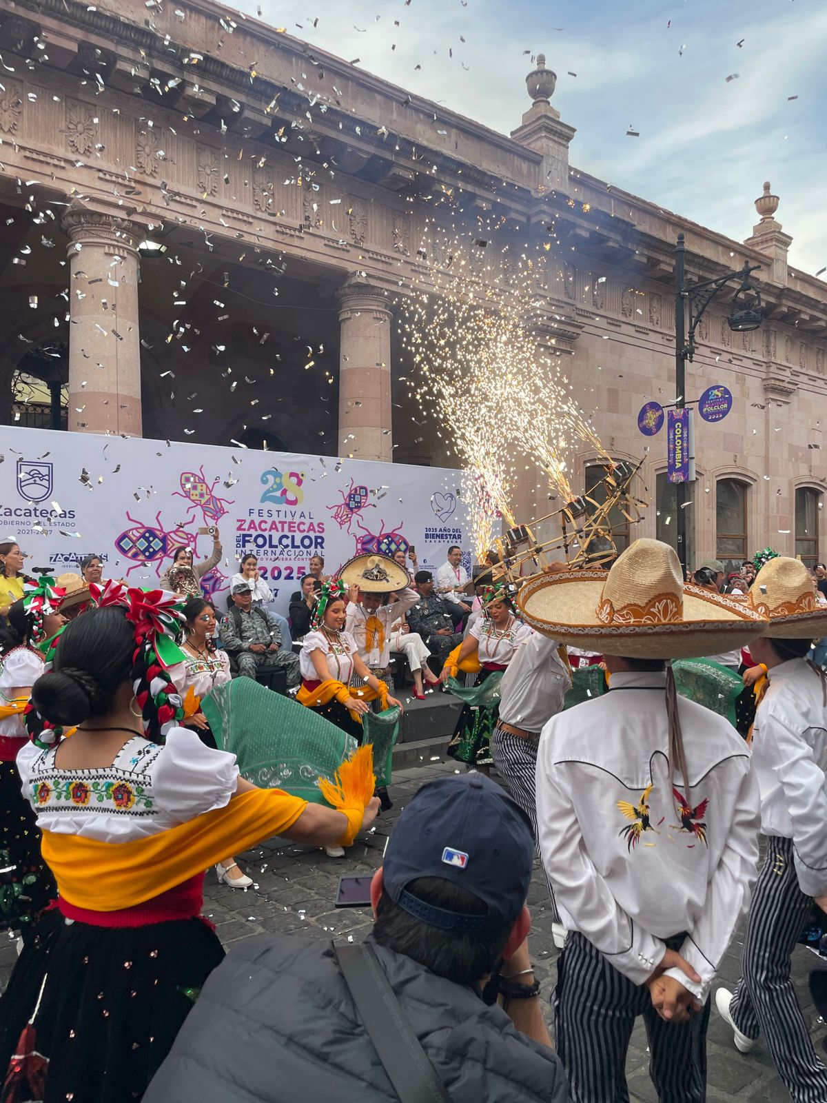 Con colorido desfile y un rotundo éxito, concluye el Festival Zacatecas del Folclor Internacional (FZFI) 2025