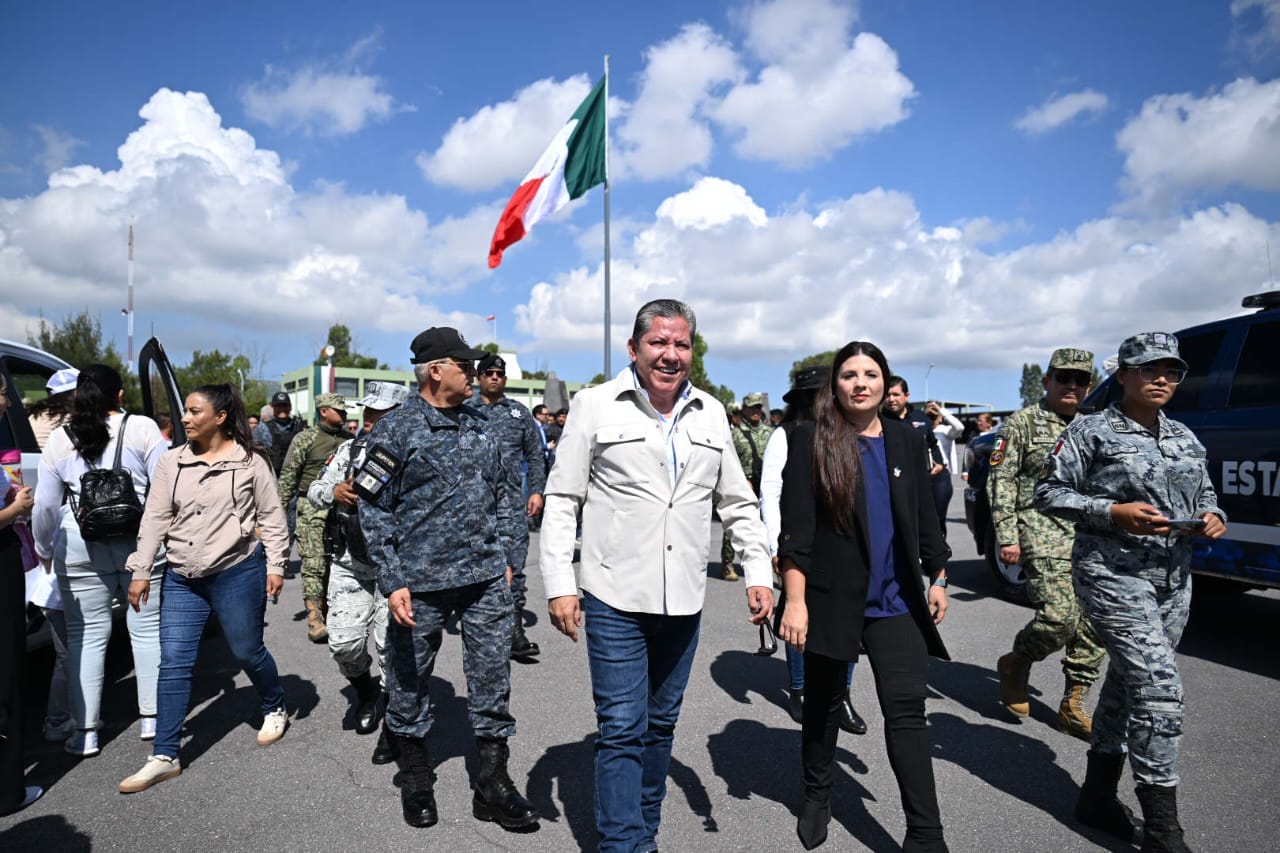 Clausura Gobernador David Monreal curso de verano “Paz y Bienestar 2025” en Zacatecas