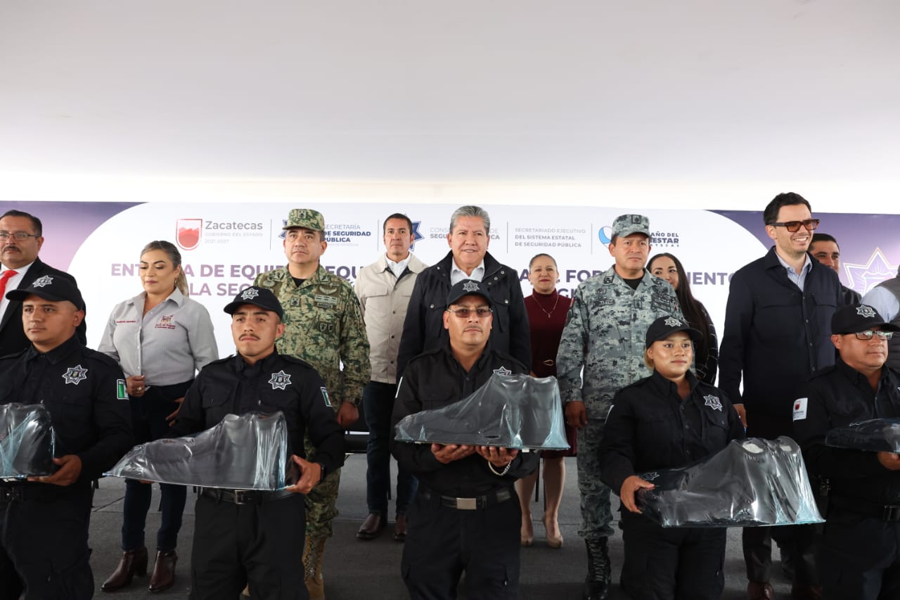 Entrega Gobernador David Monreal equipamiento a corporaciones de seguridad de región sureste por más de 81.2 mdp