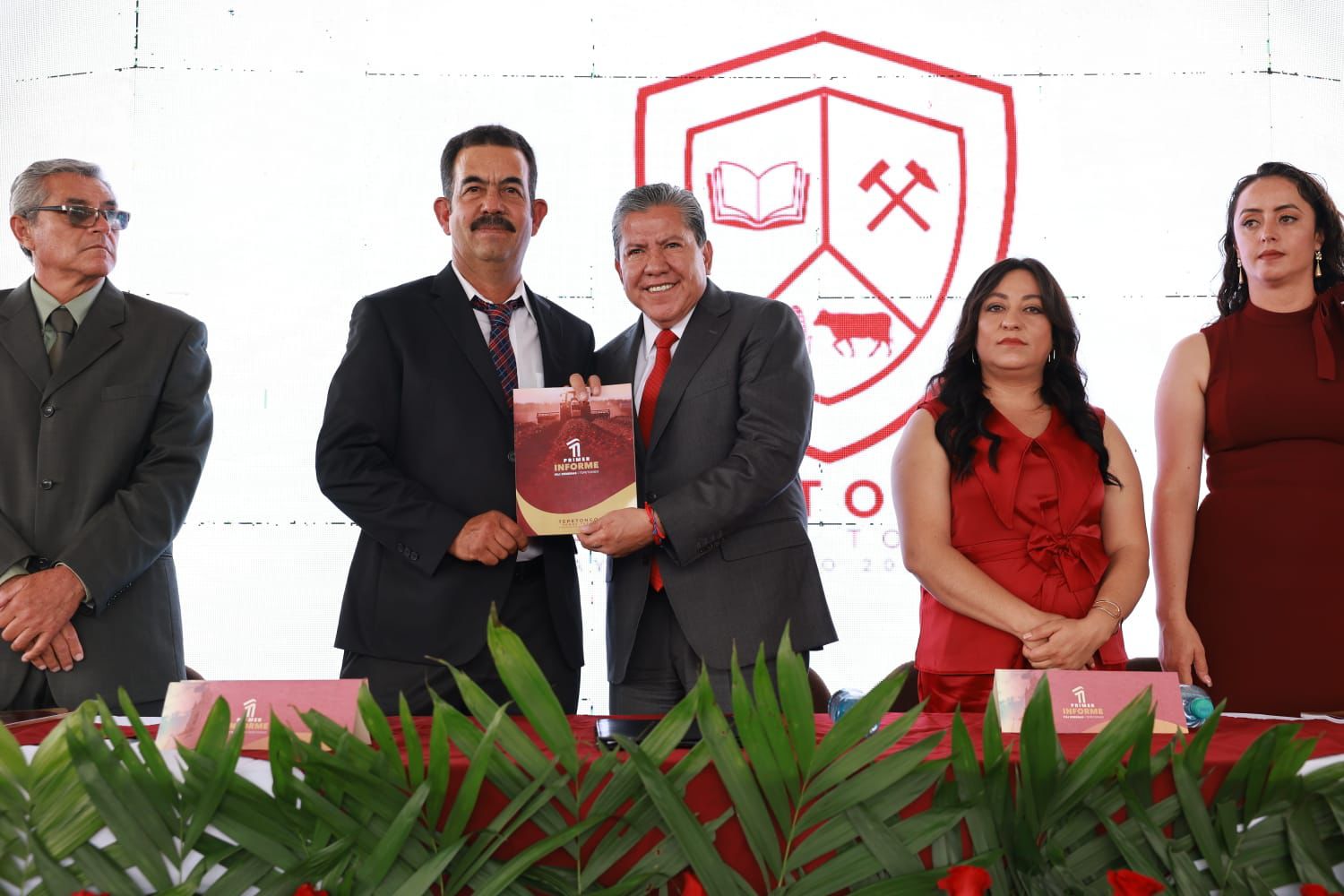 Refrenda Gobernador David Monreal Ávila total apoyo institucional a Tepetongo
