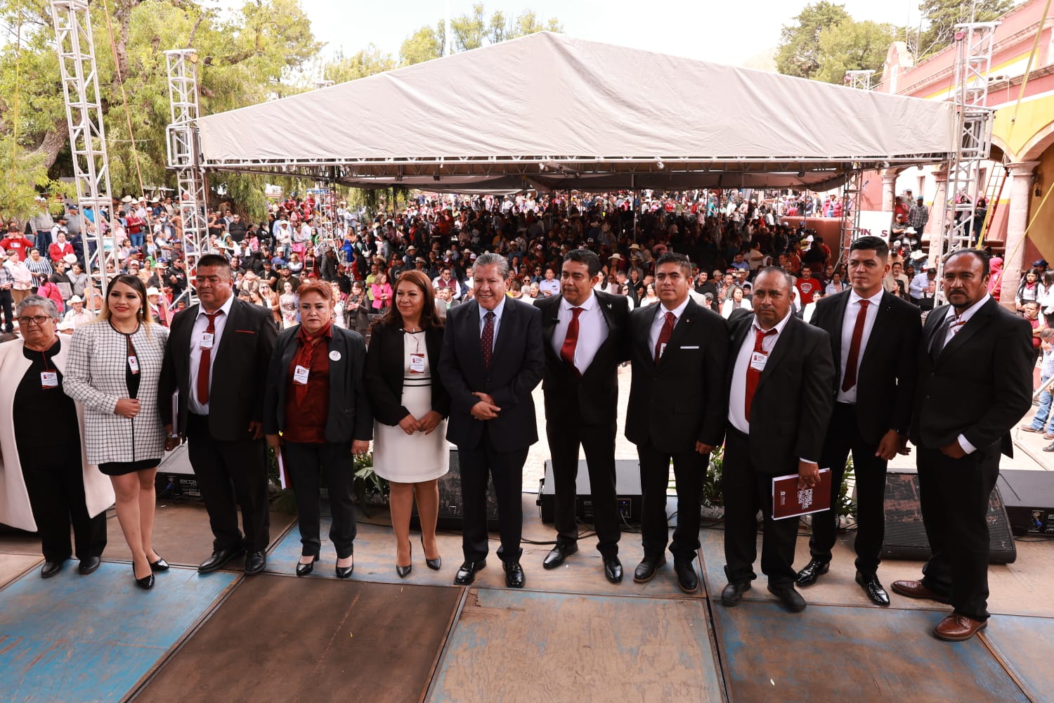 Gobernador David Monreal levantará bandera blanca en carreteras de Pinos; invertirá 27 millones de pesos al cierre del 2025