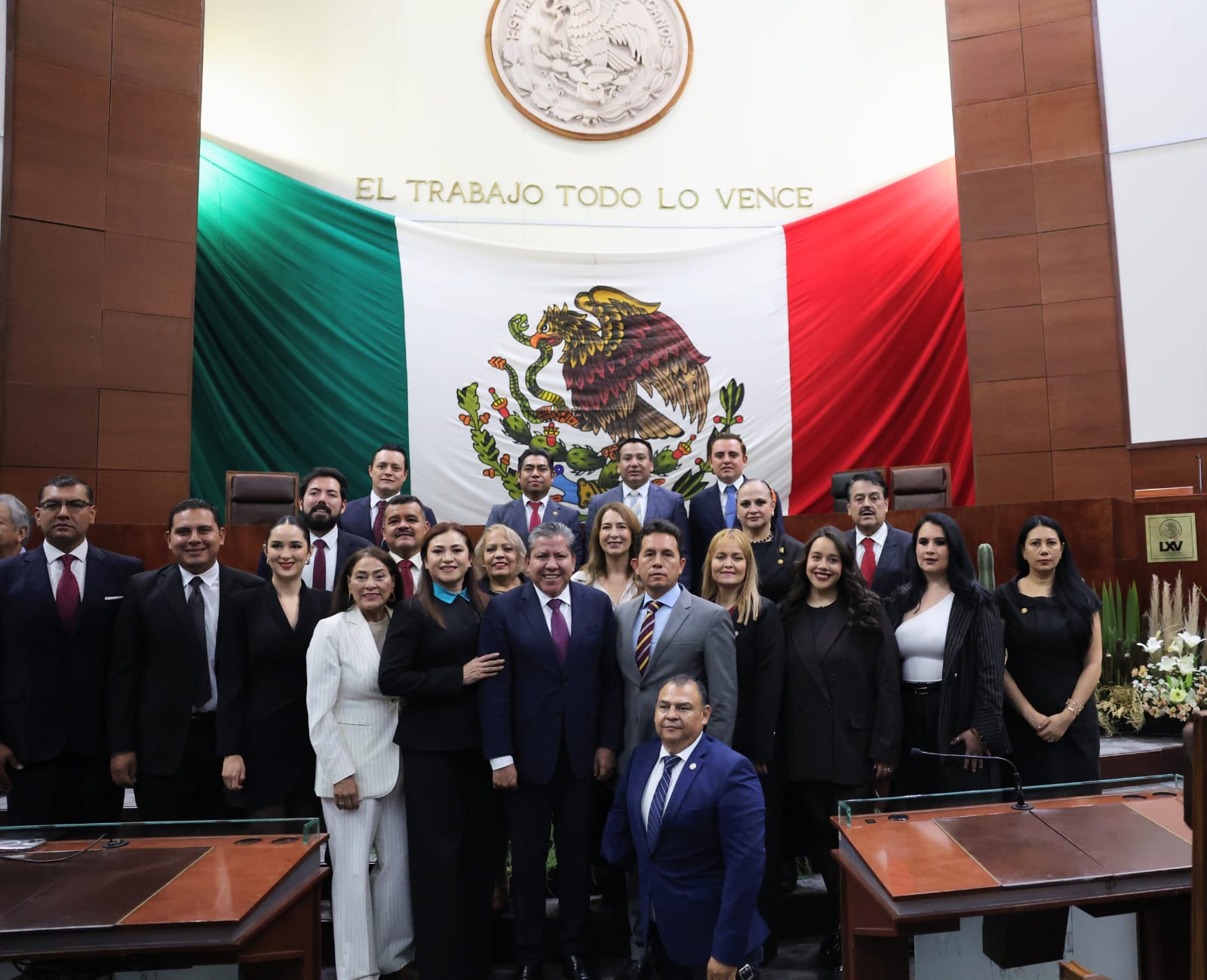 Participa Gobernador David Monreal en histórica sesión de instalación del nuevo Poder Judicial