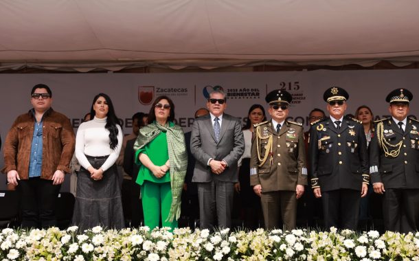 Preside Gobernador David Monreal desfile cívico-militar por el 215 aniversario de la Independencia de México