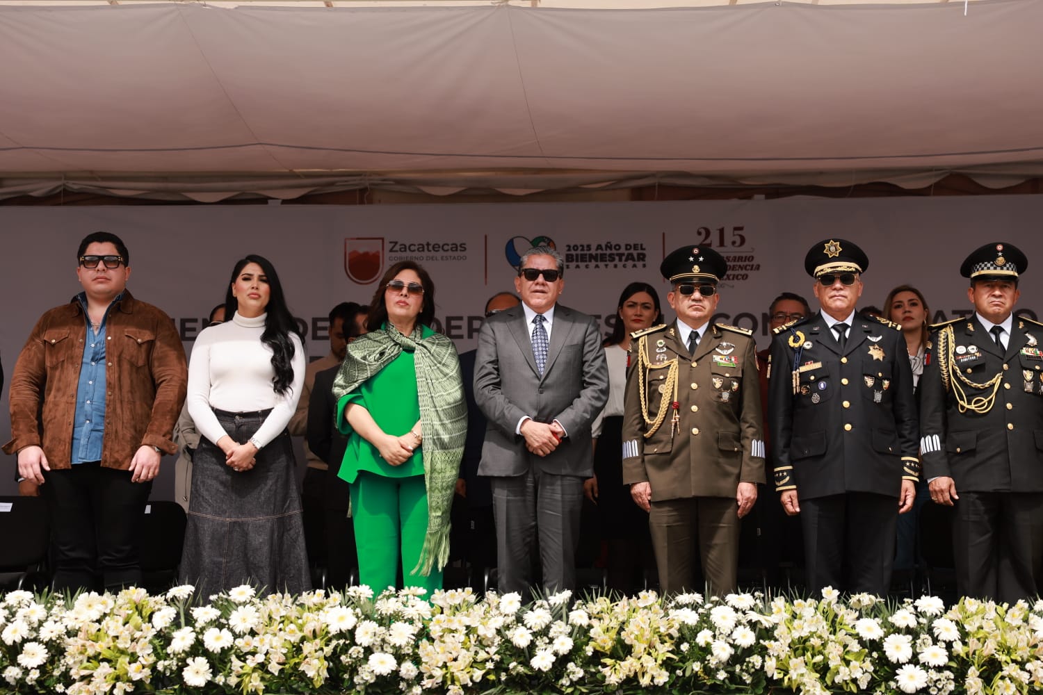 Preside Gobernador David Monreal desfile cívico-militar por el 215 aniversario de la Independencia de México