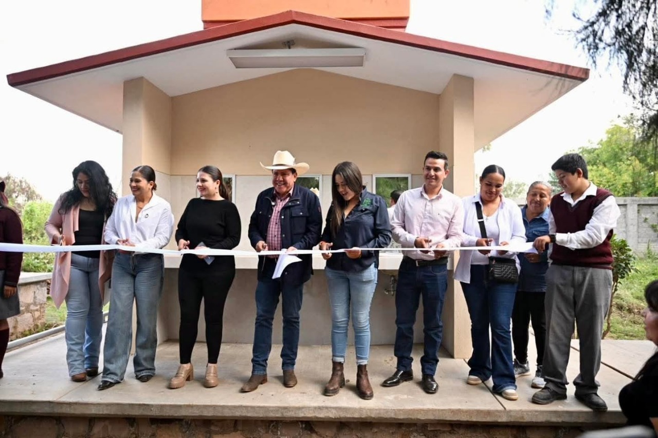 Dignifica Gobernador David Monreal Ávila la Escuela Telesecundaria de Félix U. Gómez, en General Enrique Estrada
